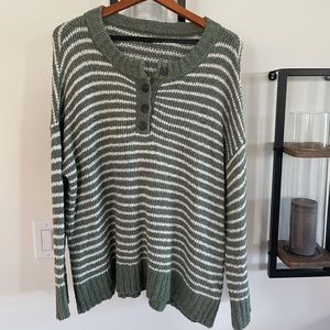 American Eagle sweater